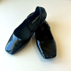 Black Ballet Flats